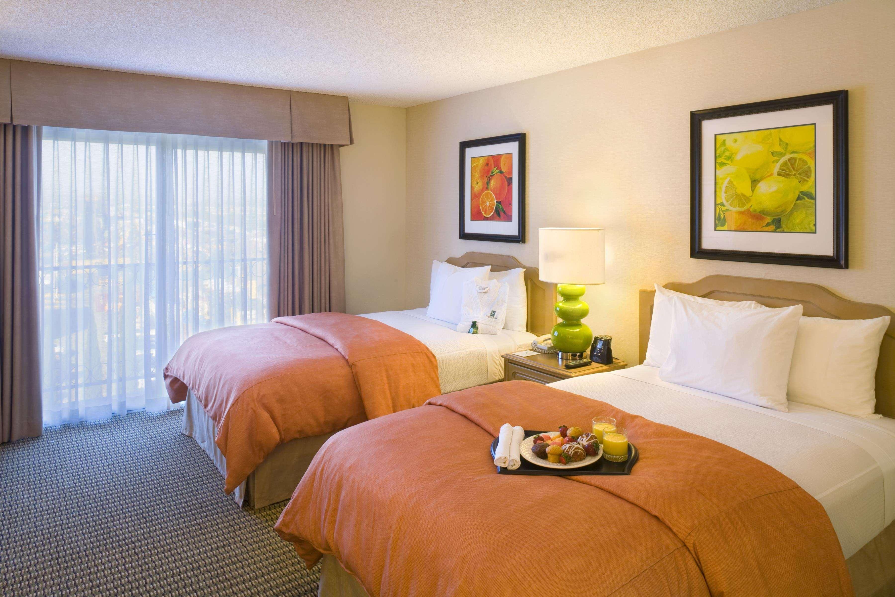 Embassy Suites By Hilton Anaheim North Room photo